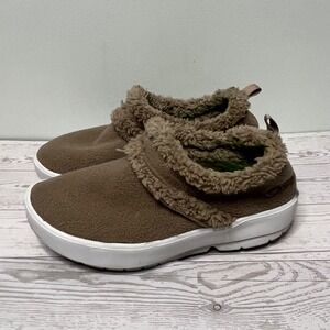 OOFOS Women's OOcoozie Booties Low Shoes Brown Fleece Faux Fur Recovery Shoes W7